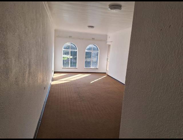 2 BEDROOM PROPERTY TO RENT IN FLORIDA